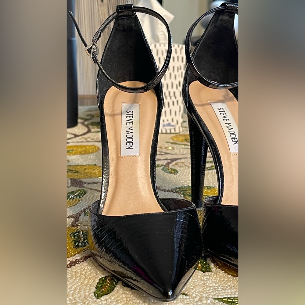 Steve Madden Glossy Black Heels